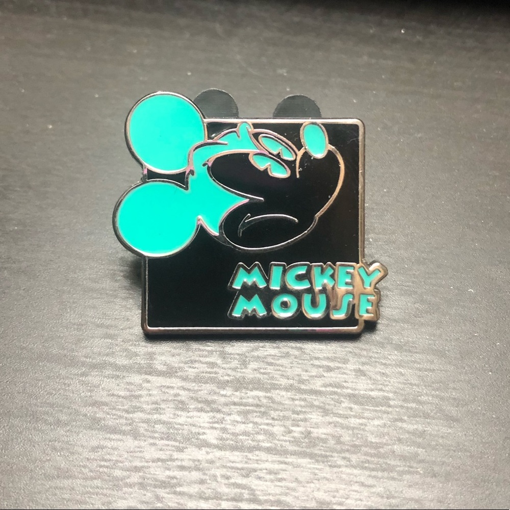 Mickey Expression Disney Pin